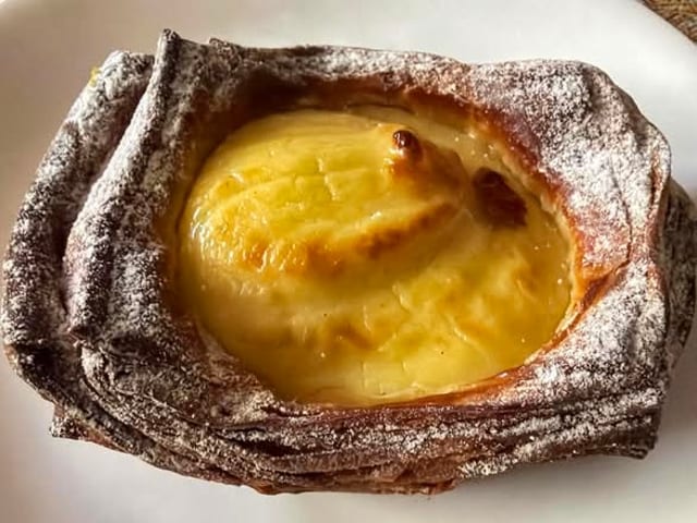 Parisian Flan Croissant.