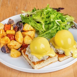 Crab Benedict